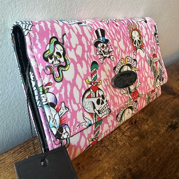 Ed Hardy Pink Tattoo-Inspired Skeleton Women’s Long Wallet Fold Out NWT - Picture 3 of 5